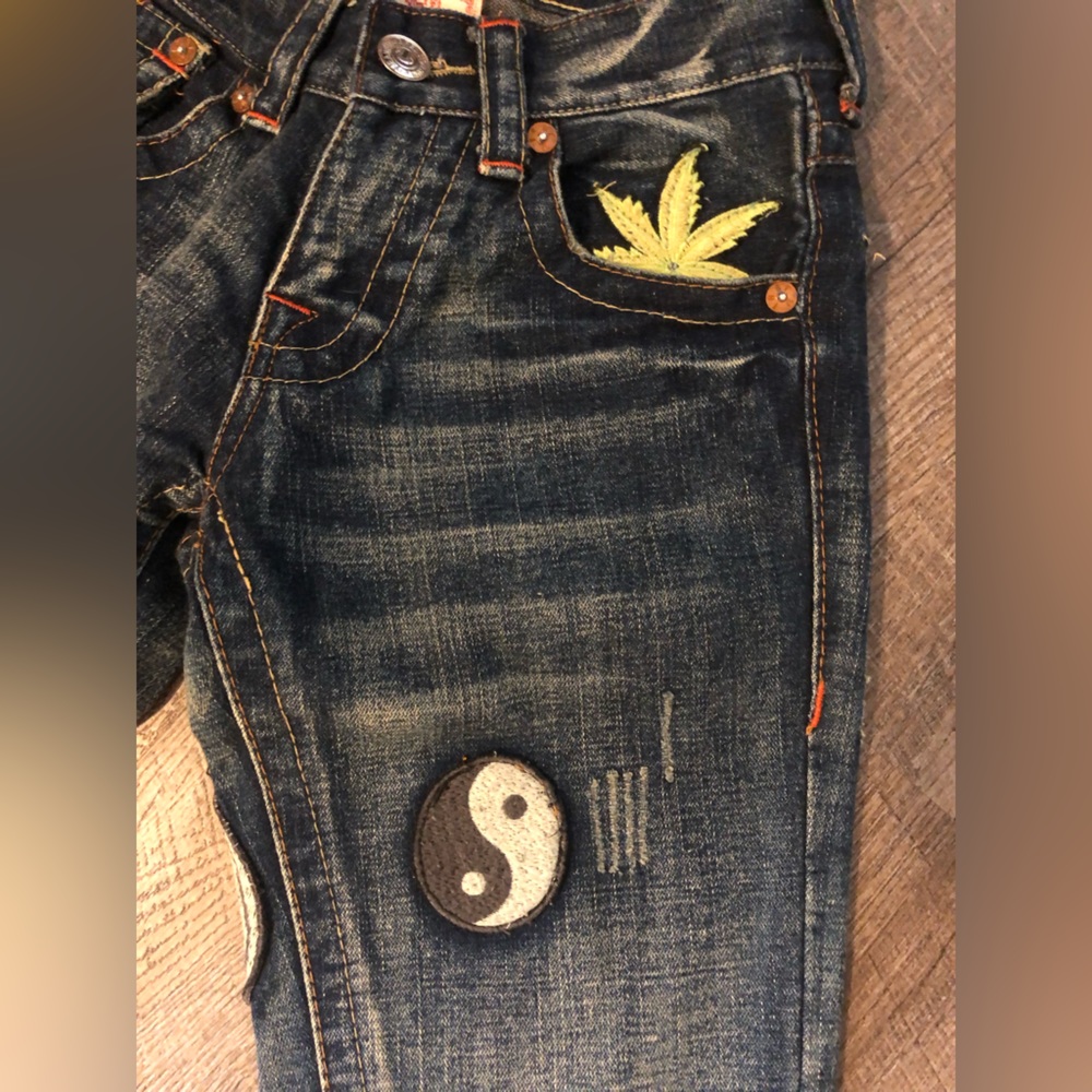 TRUE RELIGION JEANS - Picture 8 of 15